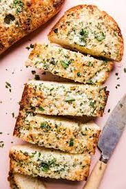 Hot-and-Ready Gluten Free Bread Machine Garlic Bread
